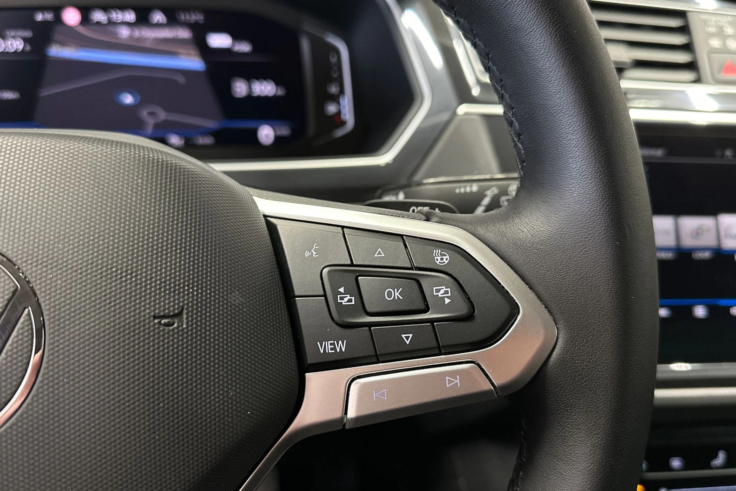 musta Volkswagen Tiguan 2021 kuva 28.