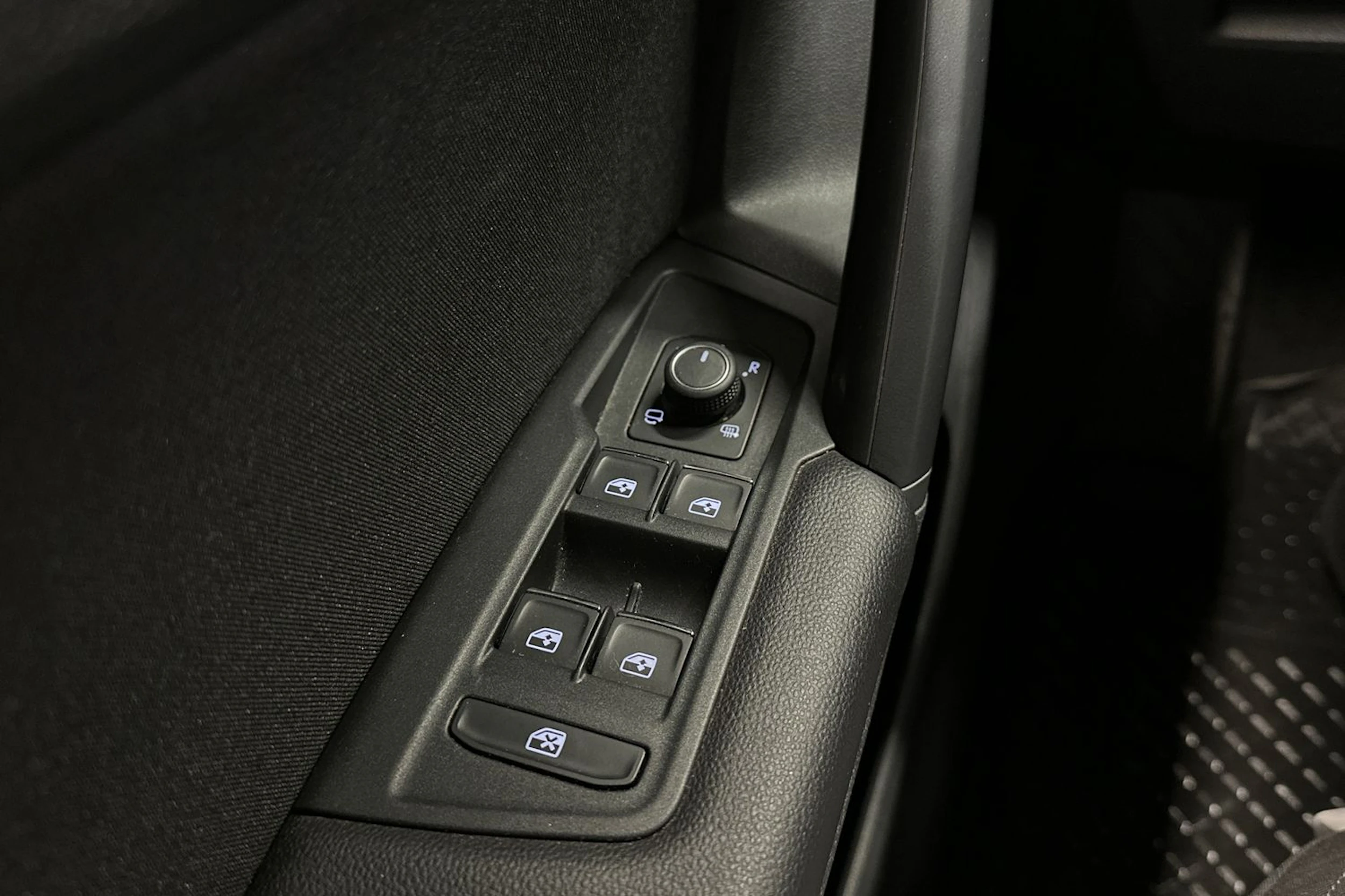 musta Volkswagen Tiguan 2021 kuva 30.