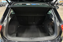 musta Volkswagen Tiguan 2021 kuva 31.