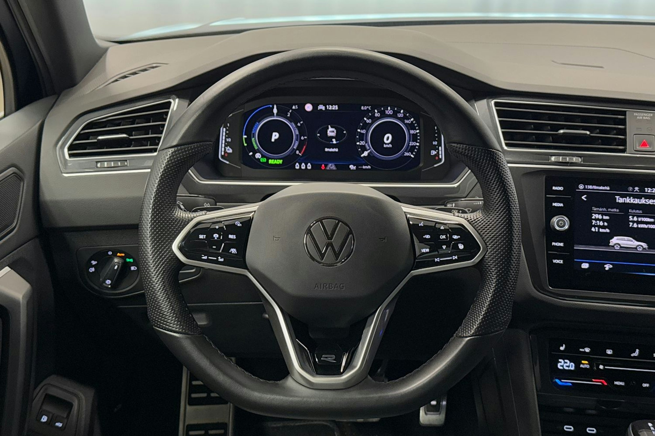 sininen Volkswagen Tiguan 2022 kuva 9.