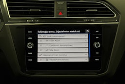 sininen Volkswagen Tiguan 2022 kuva 17.