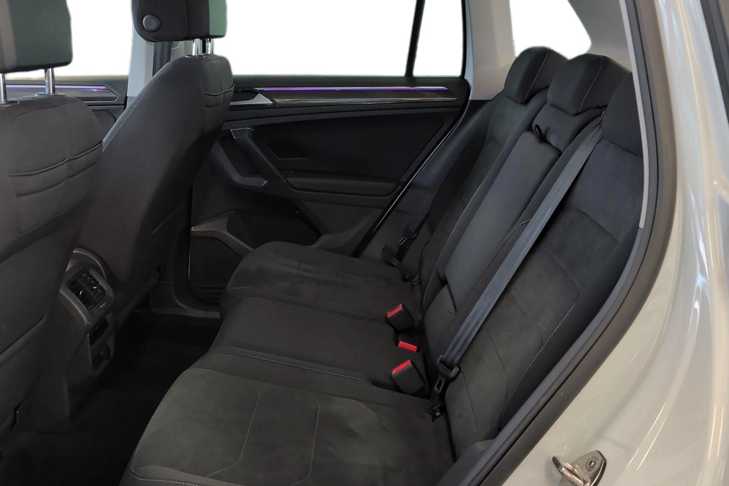 valkoinen Volkswagen Tiguan 2022 kuva 8.