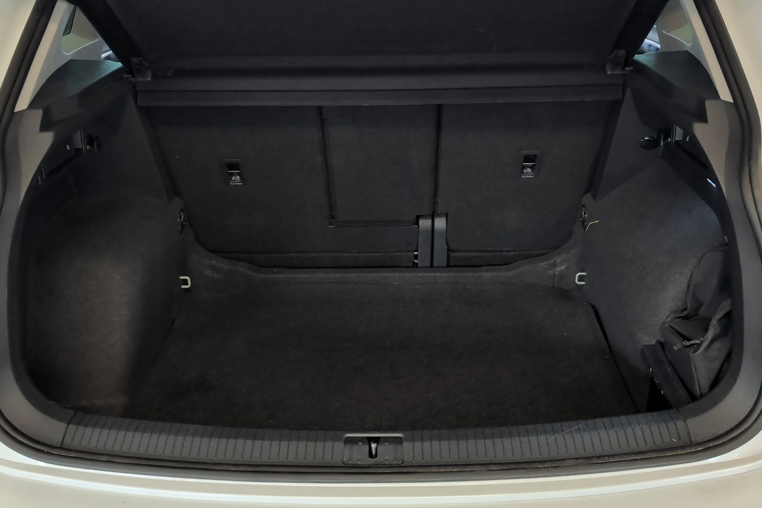 valkoinen Volkswagen Tiguan 2022 kuva 11.