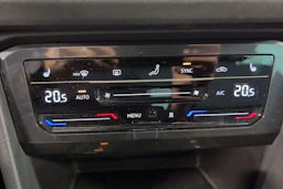 valkoinen Volkswagen Tiguan 2022 kuva 16.