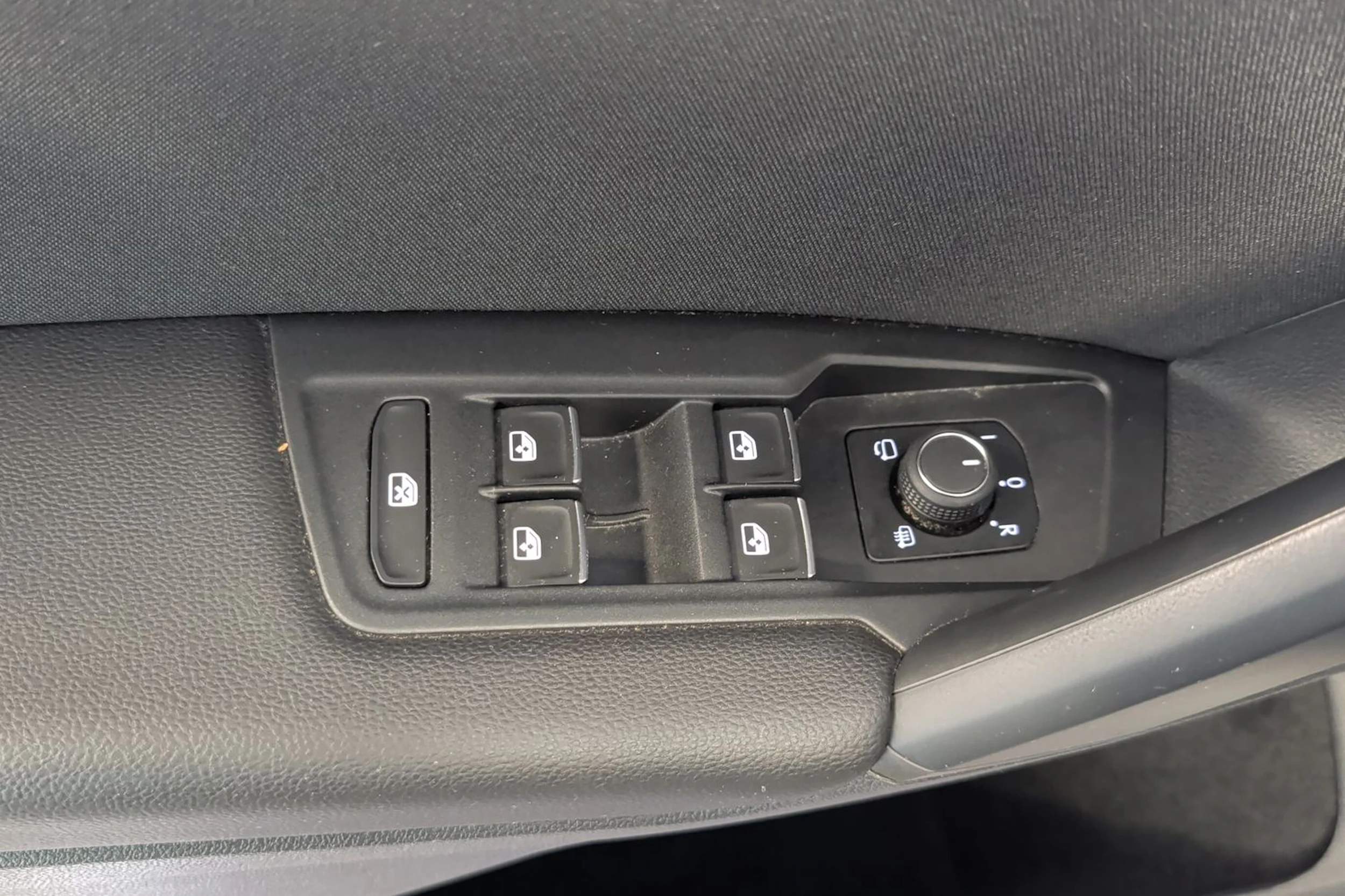 valkoinen Volkswagen Tiguan 2022 kuva 23.