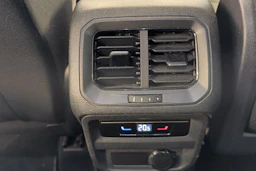 valkoinen Volkswagen Tiguan 2022 kuva 29.