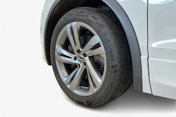 valkoinen Volkswagen Tiguan 2022 kuva 12.