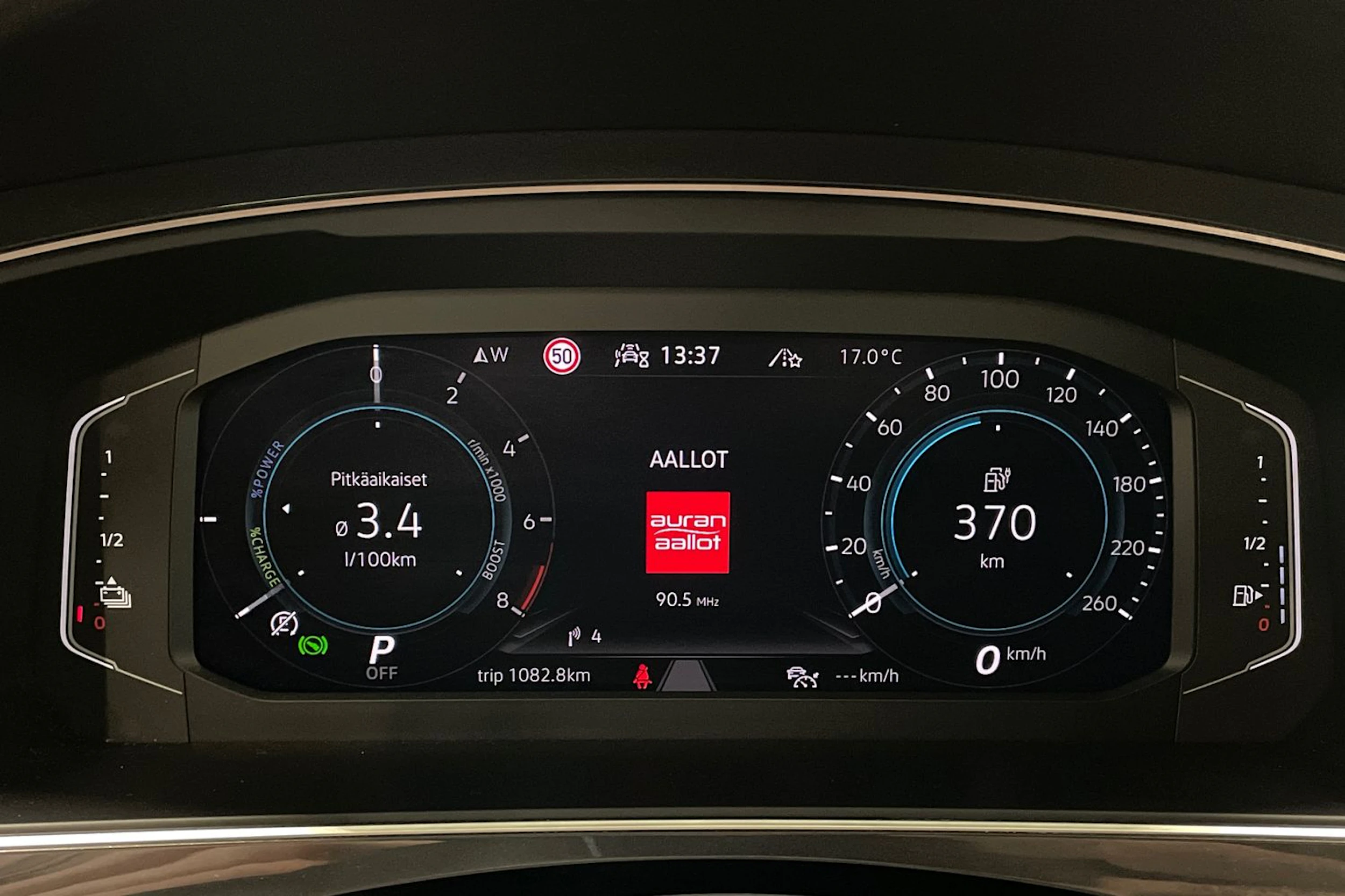 valkoinen Volkswagen Tiguan 2022 kuva 19.