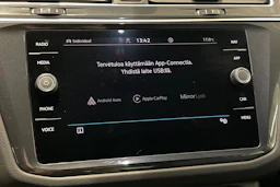 valkoinen Volkswagen Tiguan 2022 kuva 26.