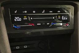 valkoinen Volkswagen Tiguan 2022 kuva 30.