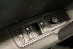 valkoinen Volkswagen Tiguan 2022 kuva 32.