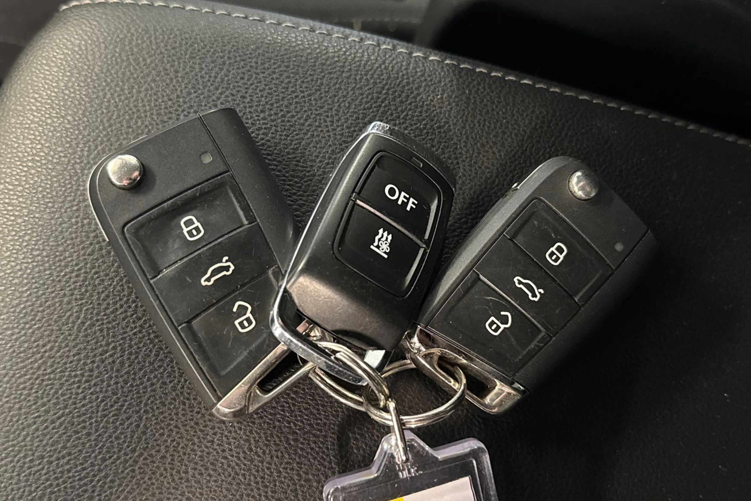 harmaa Volkswagen Tiguan 2021 kuva 26.