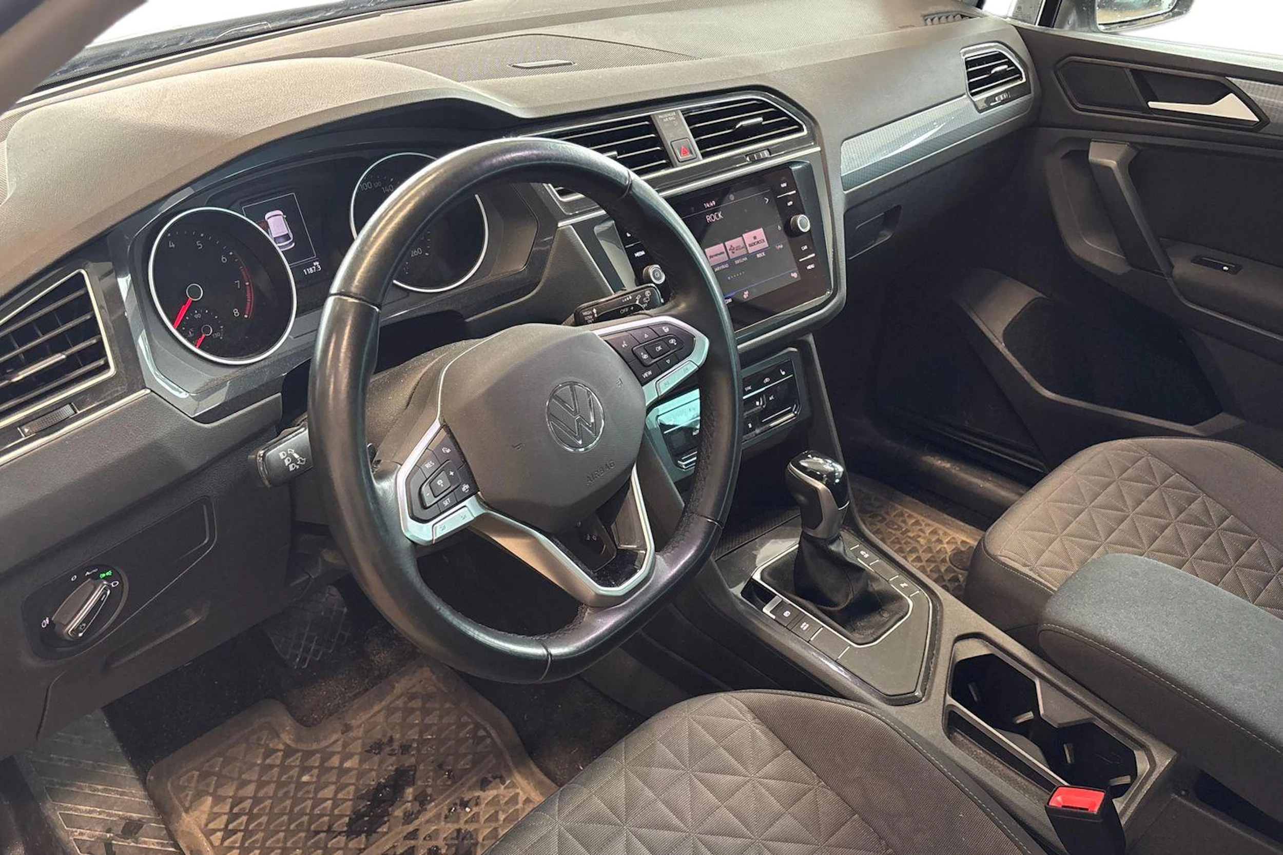 valkoinen Volkswagen Tiguan 2021 kuva 3.