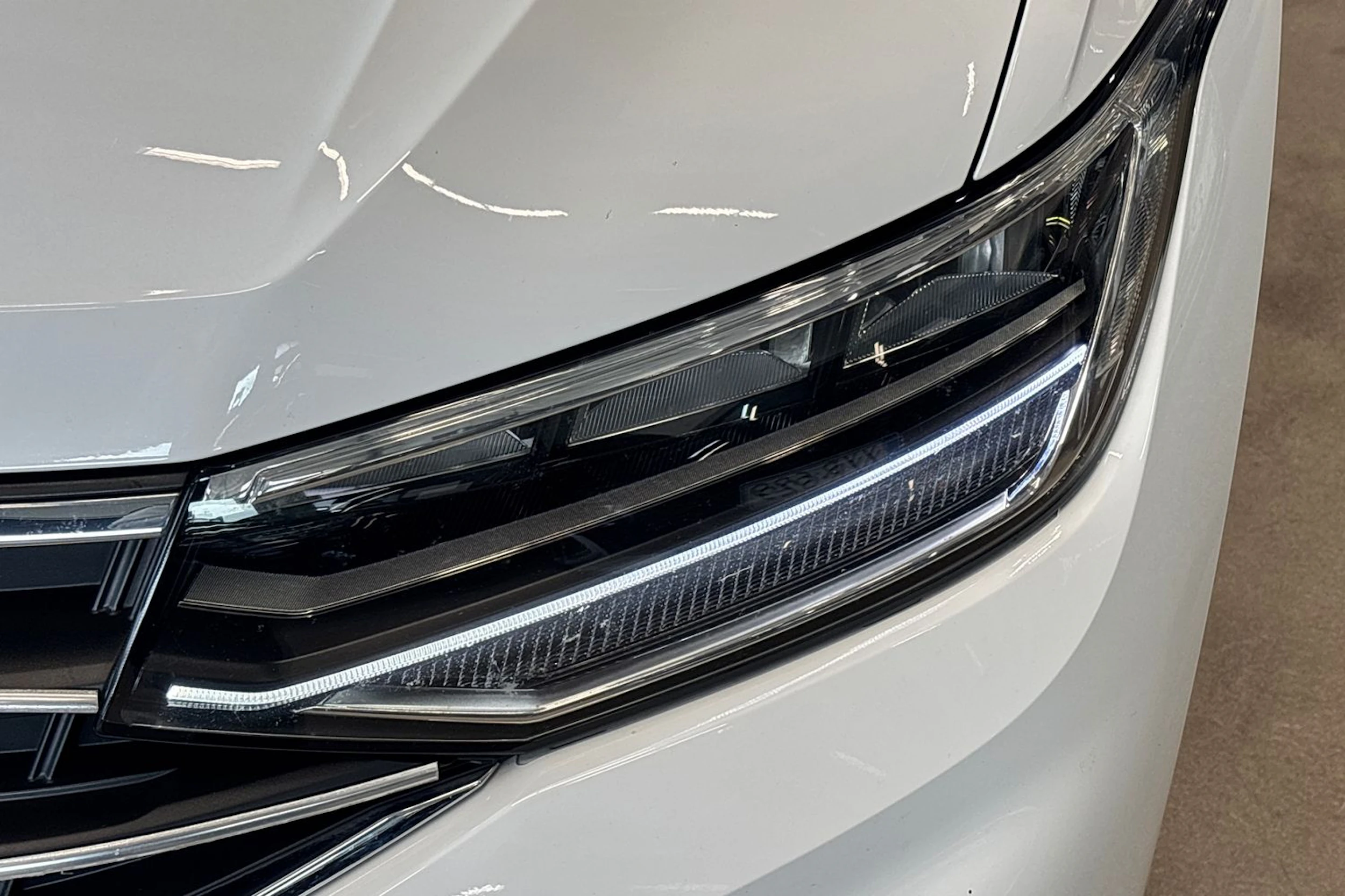 valkoinen Volkswagen Tiguan 2021 kuva 14.