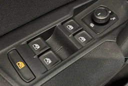 valkoinen Volkswagen Tiguan 2021 kuva 19.