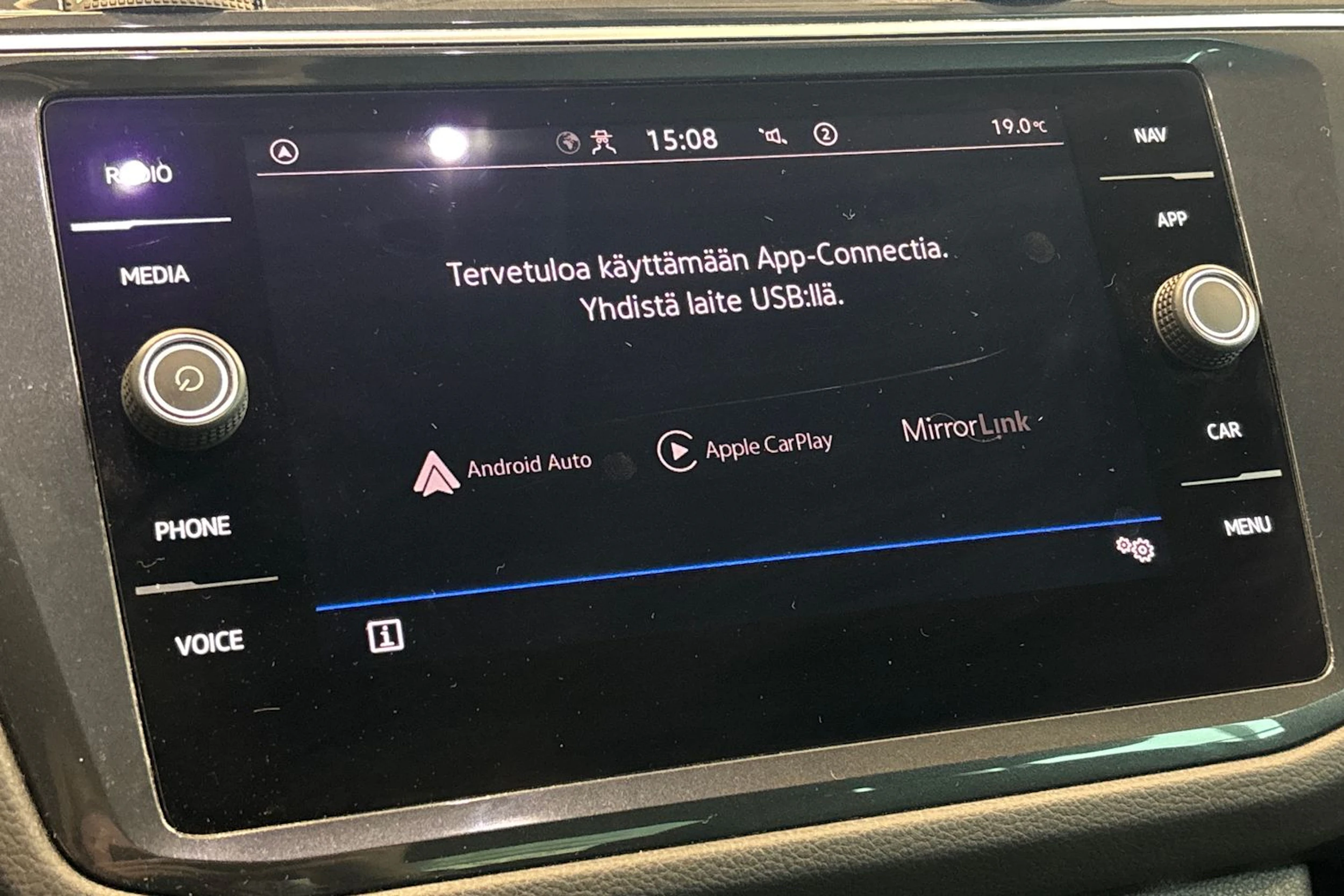 valkoinen Volkswagen Tiguan 2021 kuva 28.