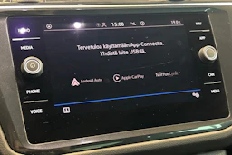 valkoinen Volkswagen Tiguan 2021 kuva 28.