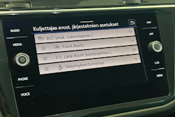 valkoinen Volkswagen Tiguan 2021 kuva 29.