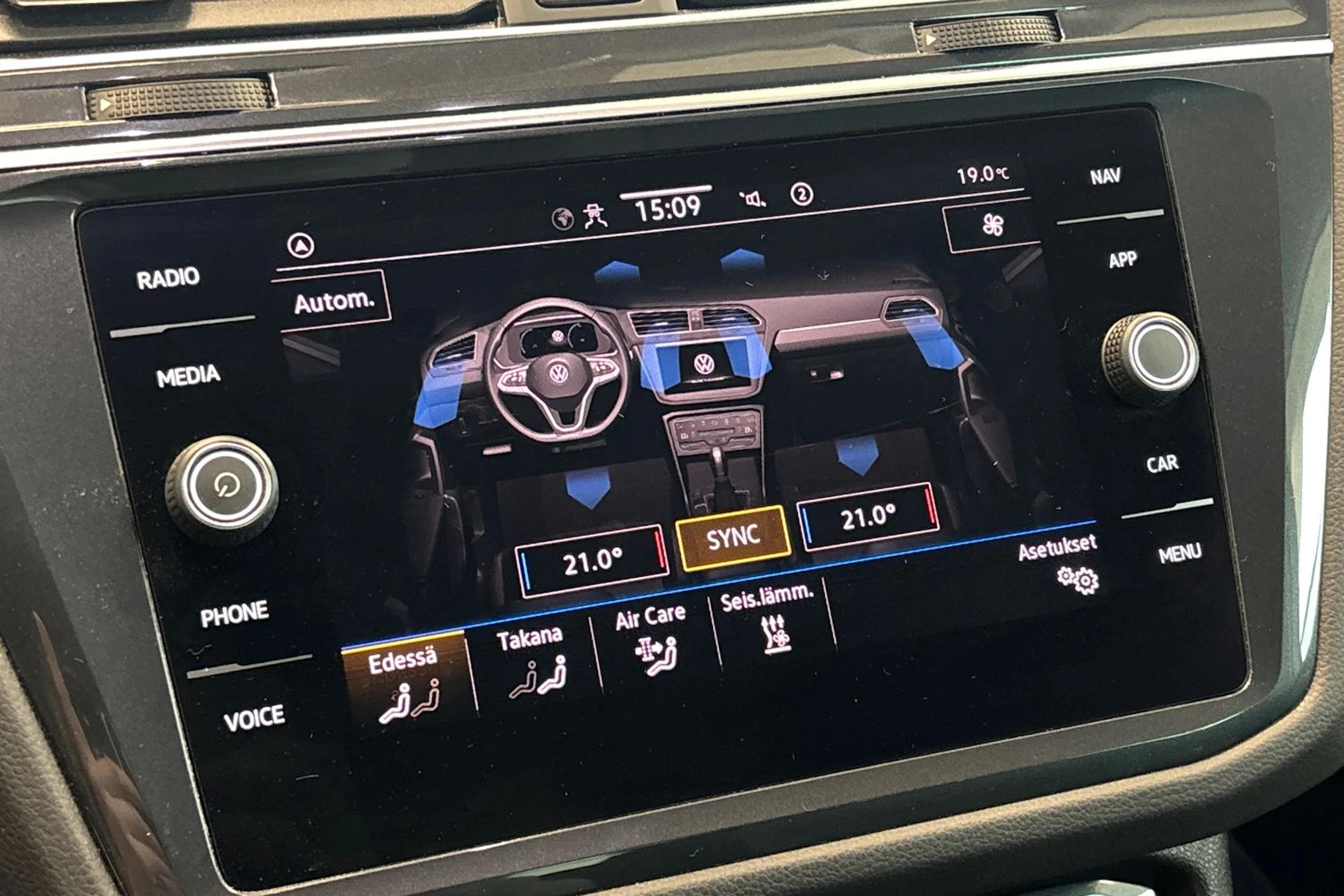 valkoinen Volkswagen Tiguan 2021 kuva 30.