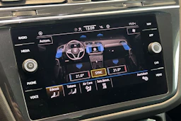 valkoinen Volkswagen Tiguan 2021 kuva 30.