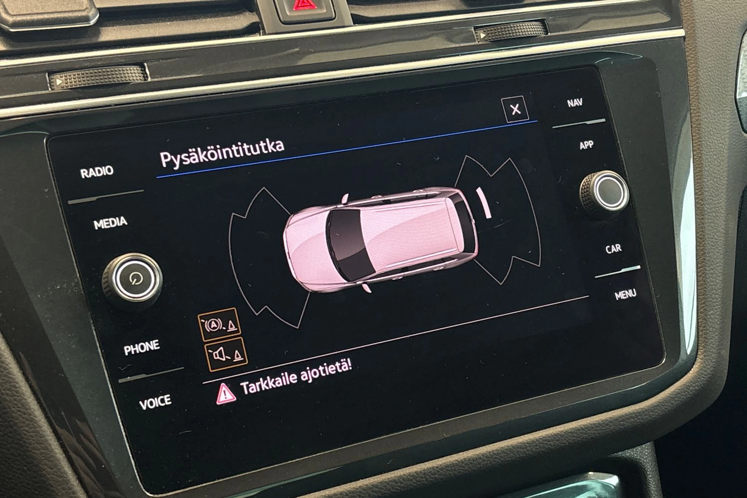 valkoinen Volkswagen Tiguan 2021 kuva 35.