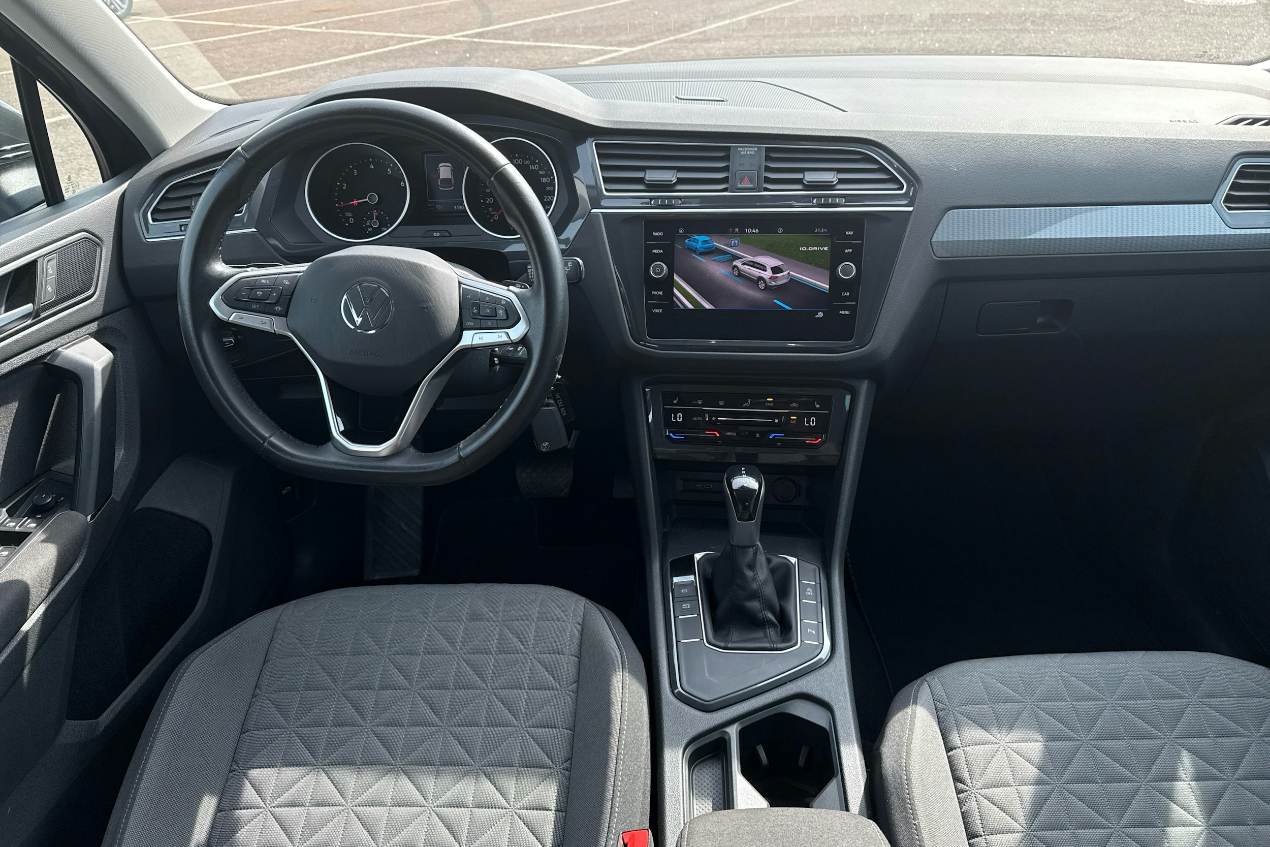 harmaa Volkswagen Tiguan 2021 kuva 7.