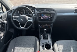 harmaa Volkswagen Tiguan 2021 kuva 7.