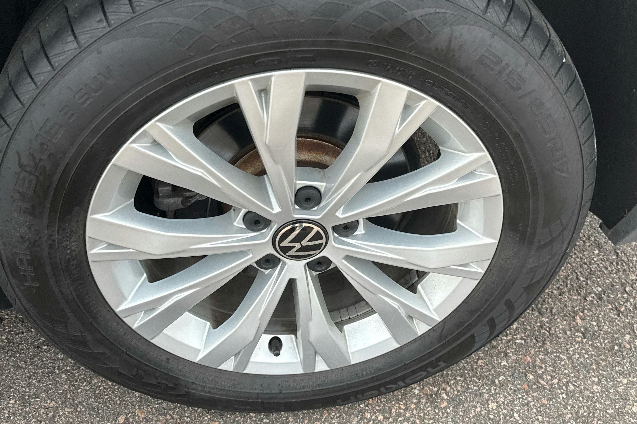harmaa Volkswagen Tiguan 2021 kuva 9.