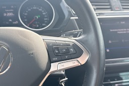 harmaa Volkswagen Tiguan 2021 kuva 13.