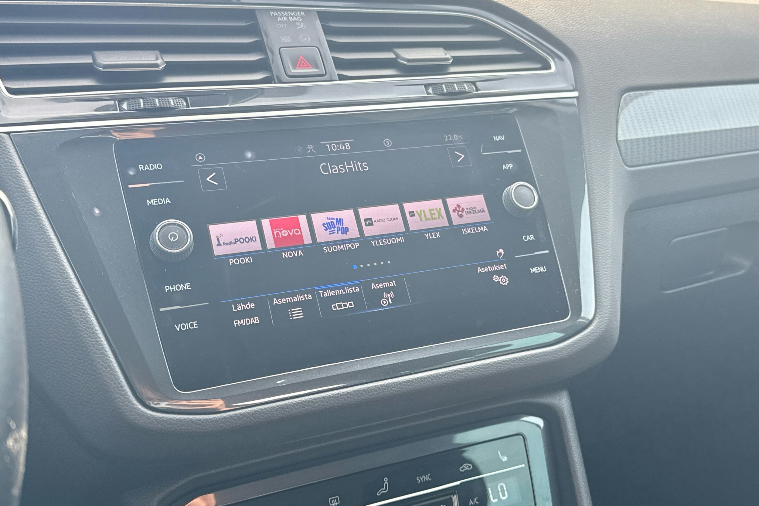 harmaa Volkswagen Tiguan 2021 kuva 14.