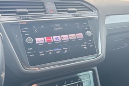 harmaa Volkswagen Tiguan 2021 kuva 14.