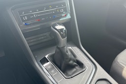 harmaa Volkswagen Tiguan 2021 kuva 15.