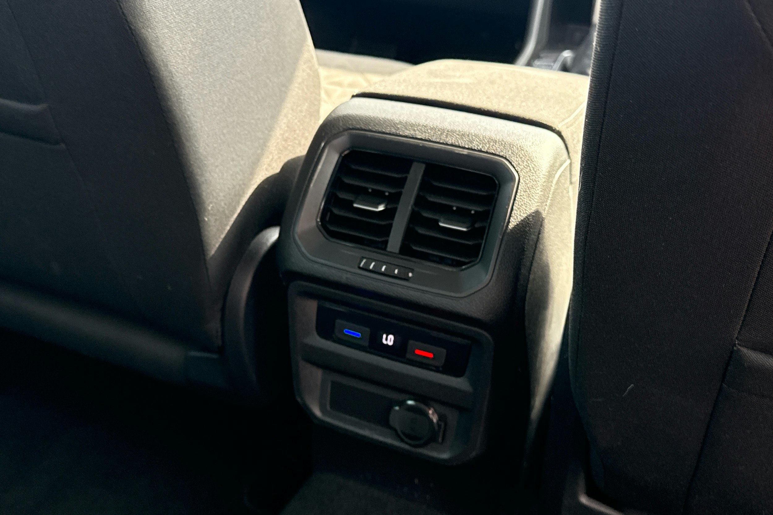 harmaa Volkswagen Tiguan 2021 kuva 22.
