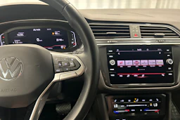 Musta Volkswagen Tiguan 2021 kuva 12.