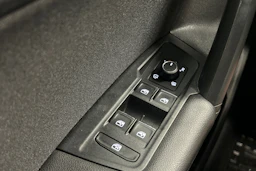 Musta Volkswagen Tiguan 2021 kuva 14.