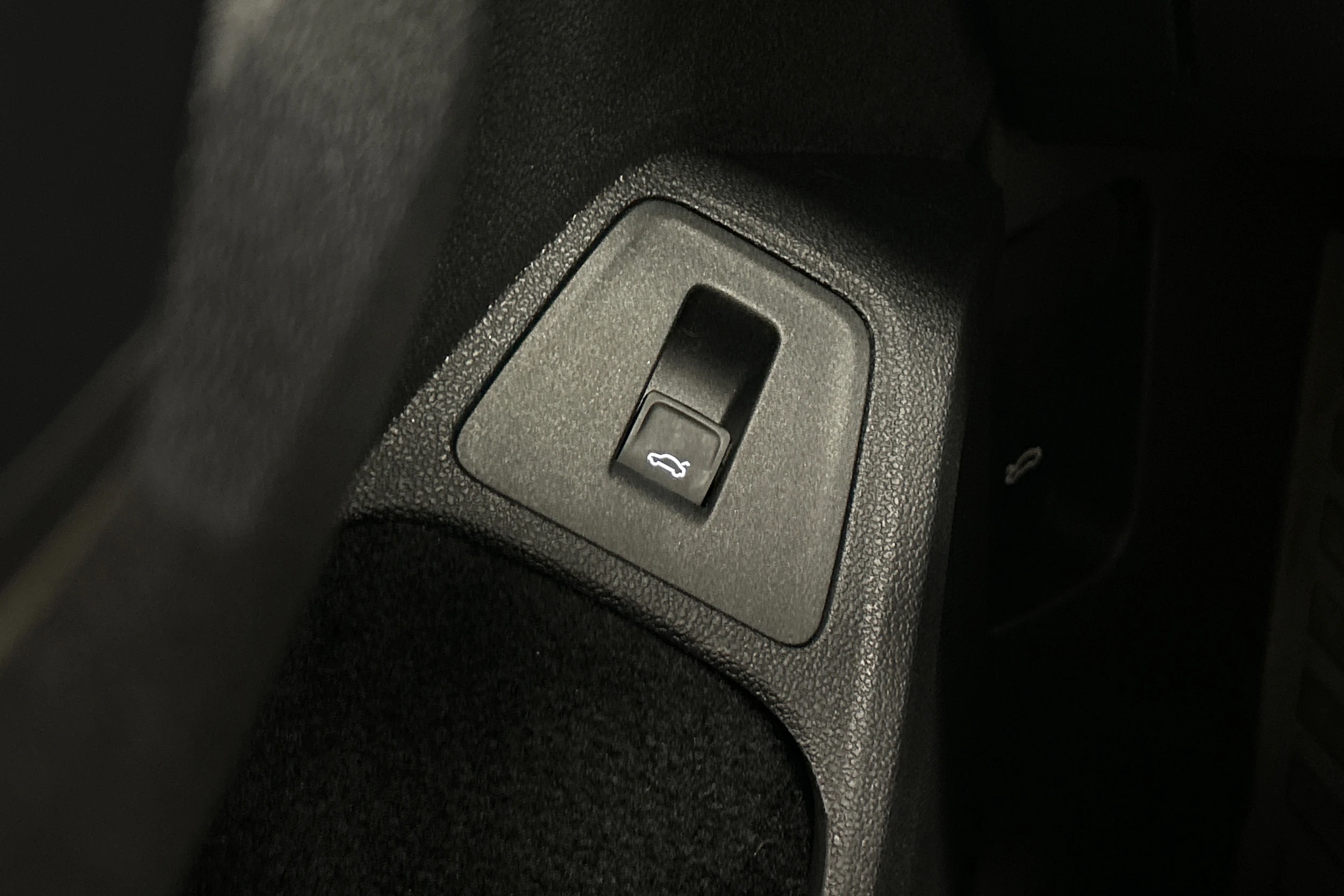 Musta Volkswagen Tiguan 2021 kuva 15.