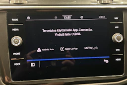 Musta Volkswagen Tiguan 2021 kuva 19.