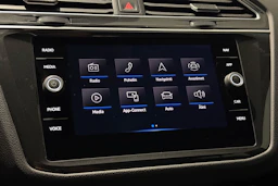 sininen Volkswagen Tiguan 2021 kuva 20.