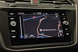 sininen Volkswagen Tiguan 2021 kuva 22.