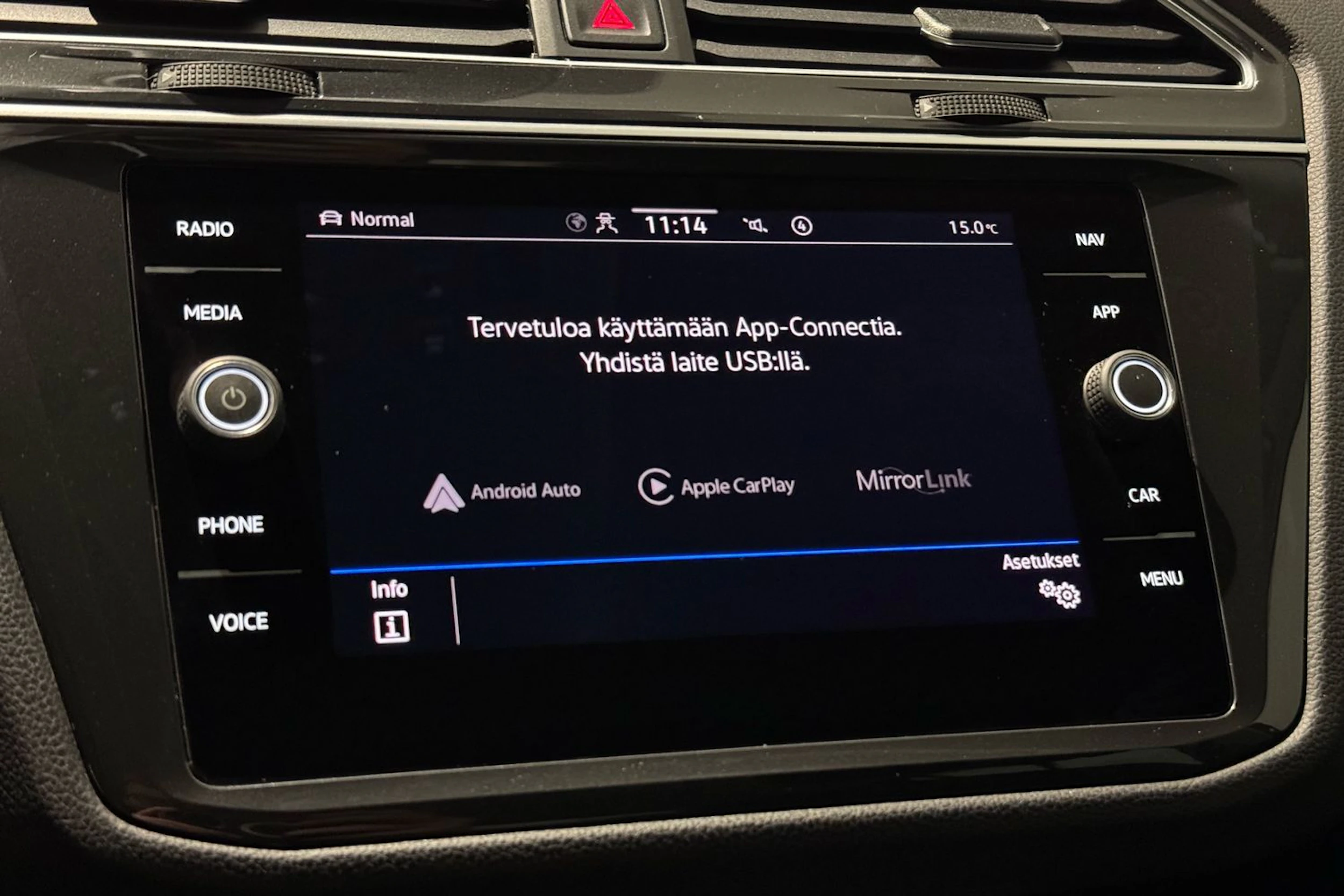 sininen Volkswagen Tiguan 2021 kuva 23.