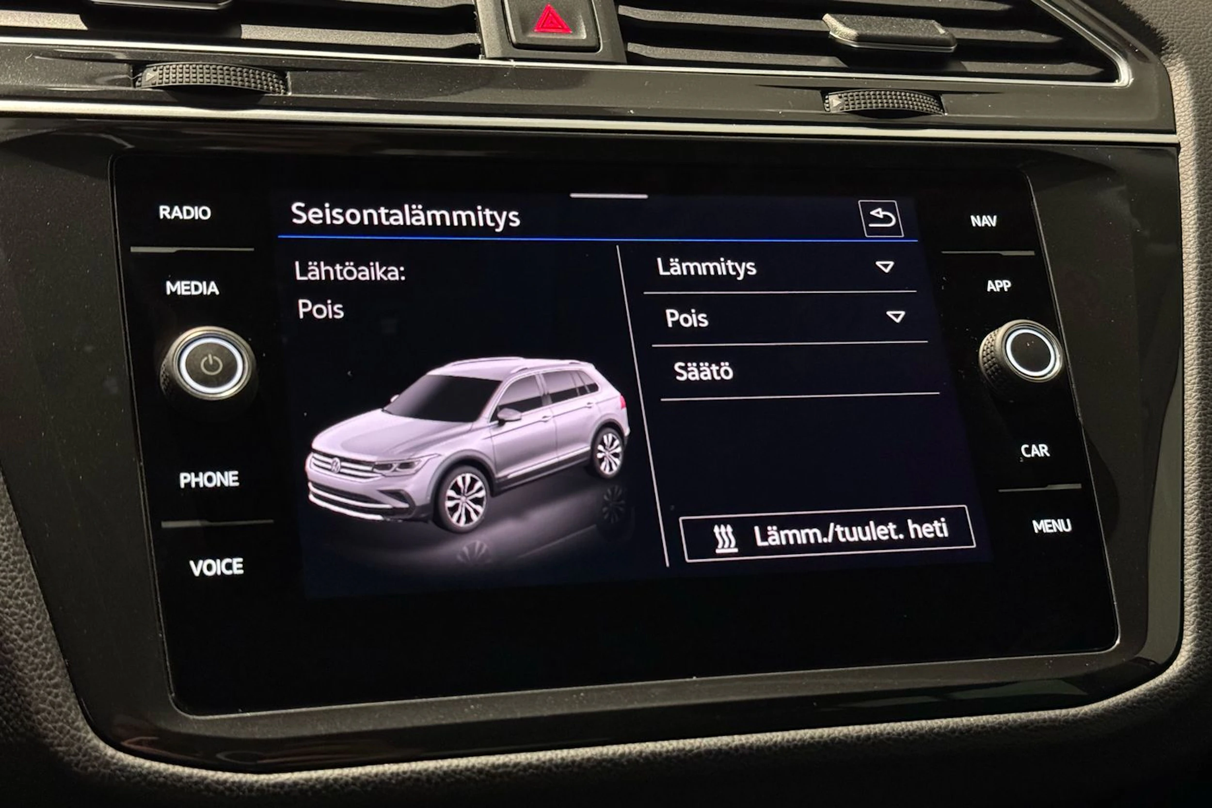 sininen Volkswagen Tiguan 2021 kuva 24.