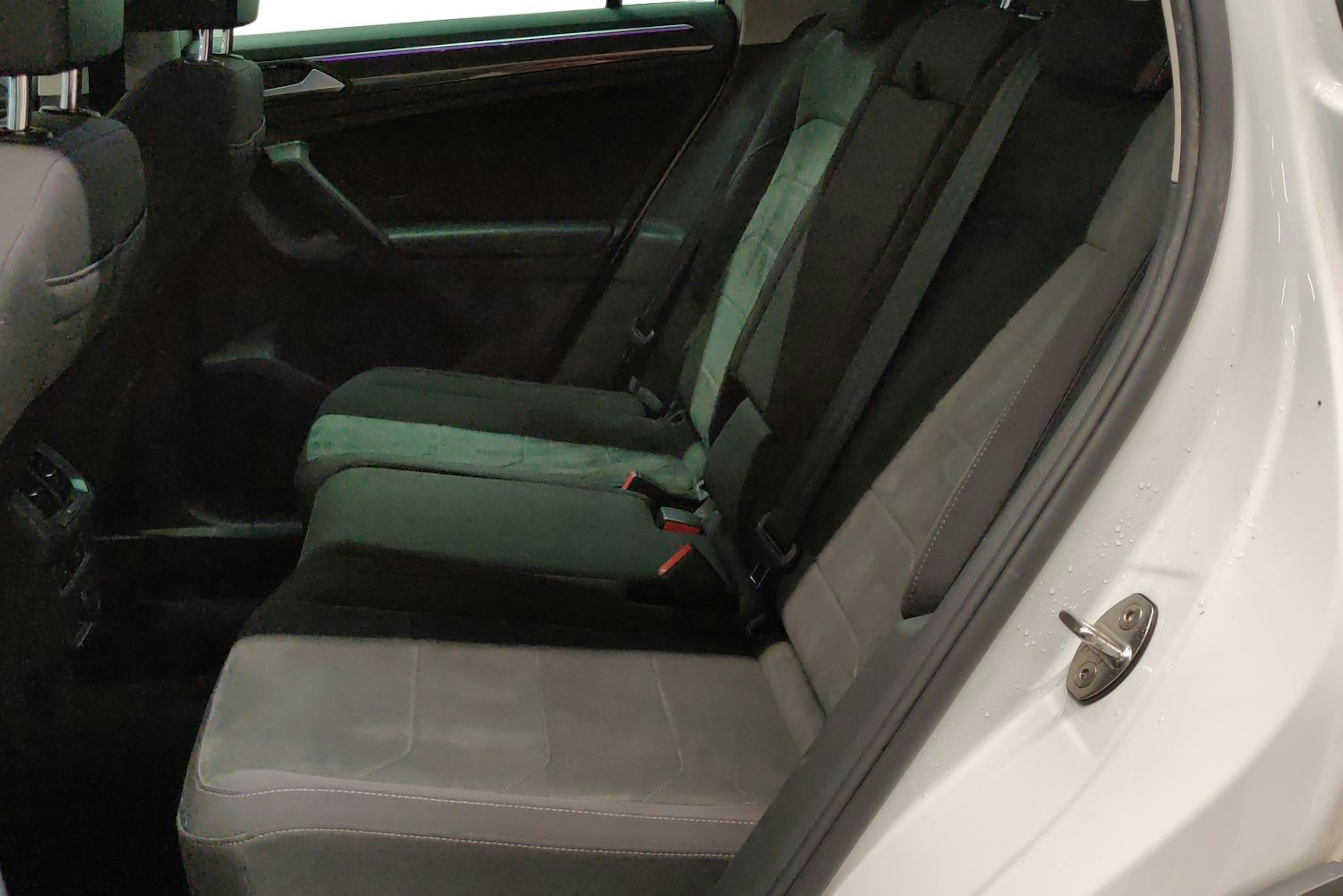 valkoinen Volkswagen Tiguan 2021 kuva 10.