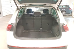 valkoinen Volkswagen Tiguan 2021 kuva 14.