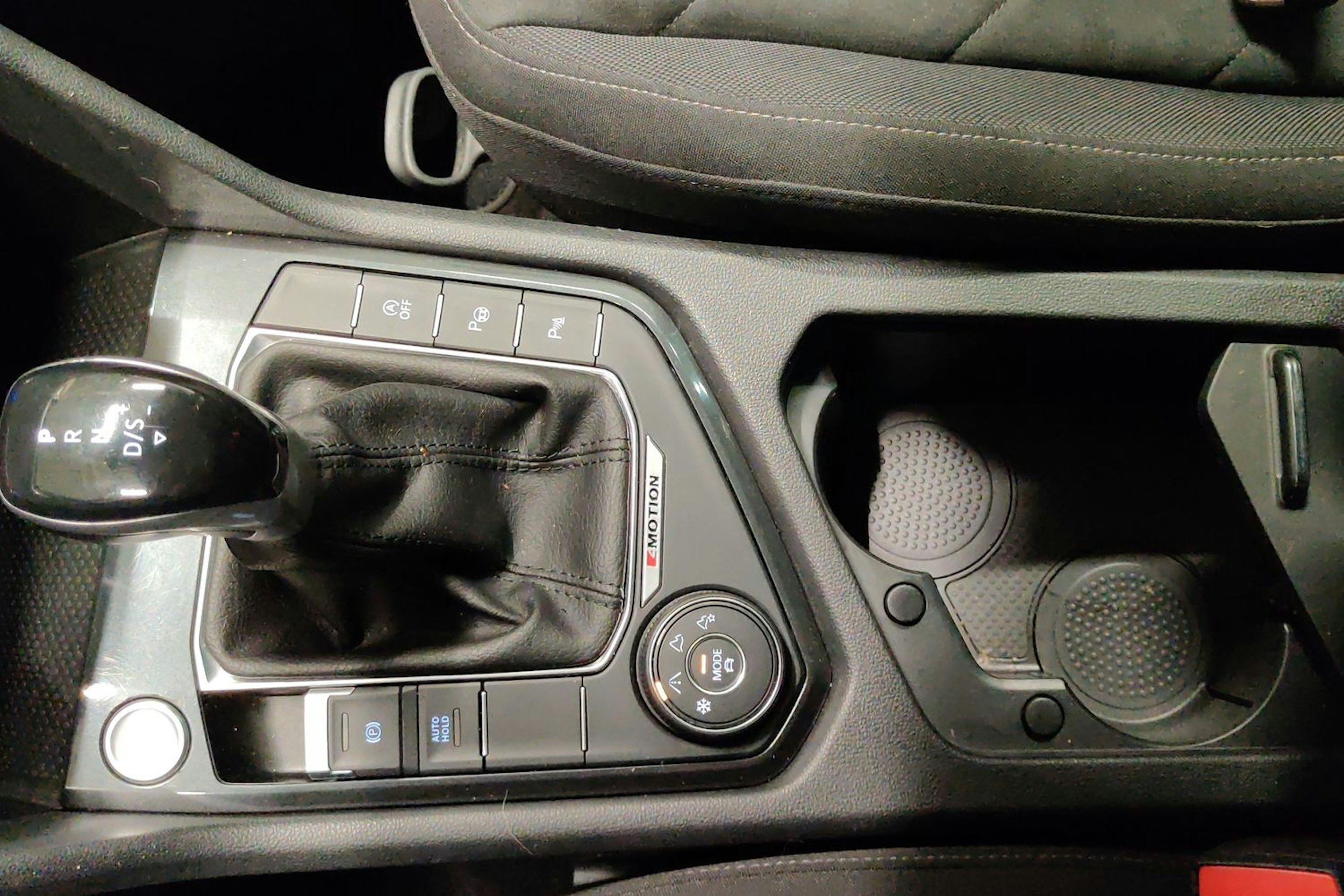 valkoinen Volkswagen Tiguan 2021 kuva 16.