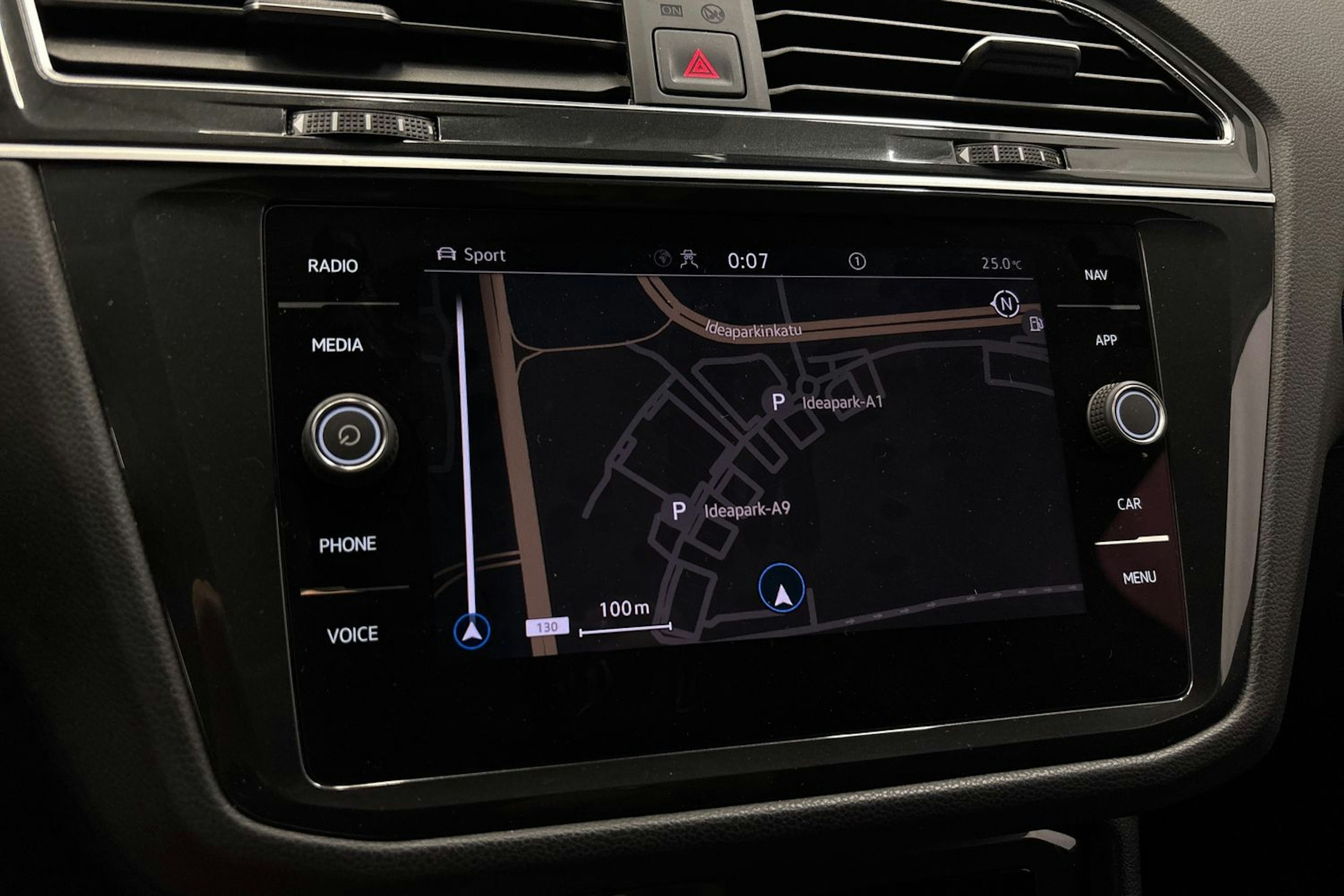 valkoinen Volkswagen Tiguan 2021 kuva 24.
