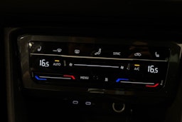 valkoinen Volkswagen Tiguan 2021 kuva 28.