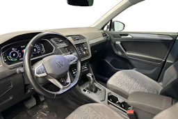 harmaa Volkswagen Tiguan 2021 kuva 3.