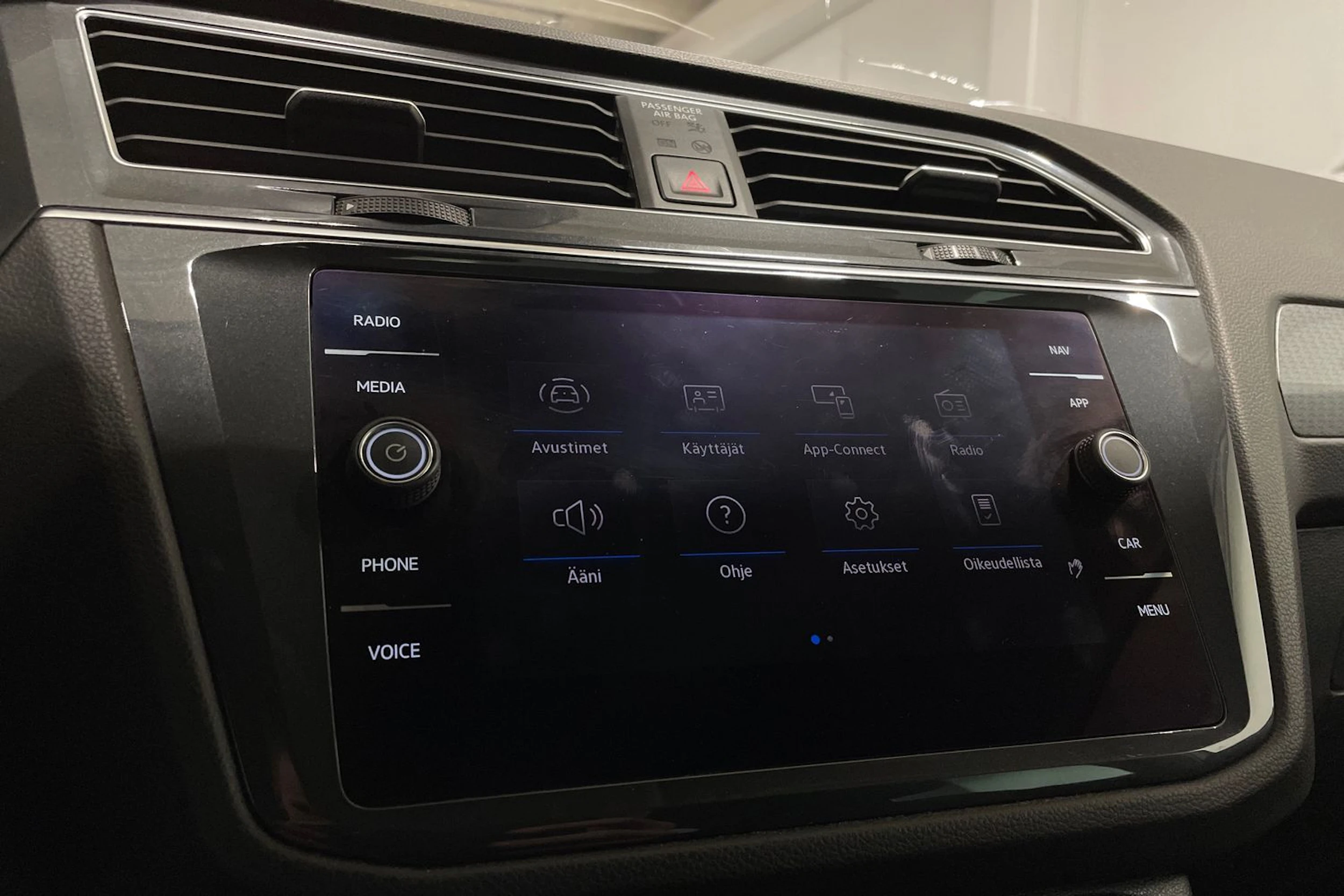 valkoinen Volkswagen Tiguan 2021 kuva 15.