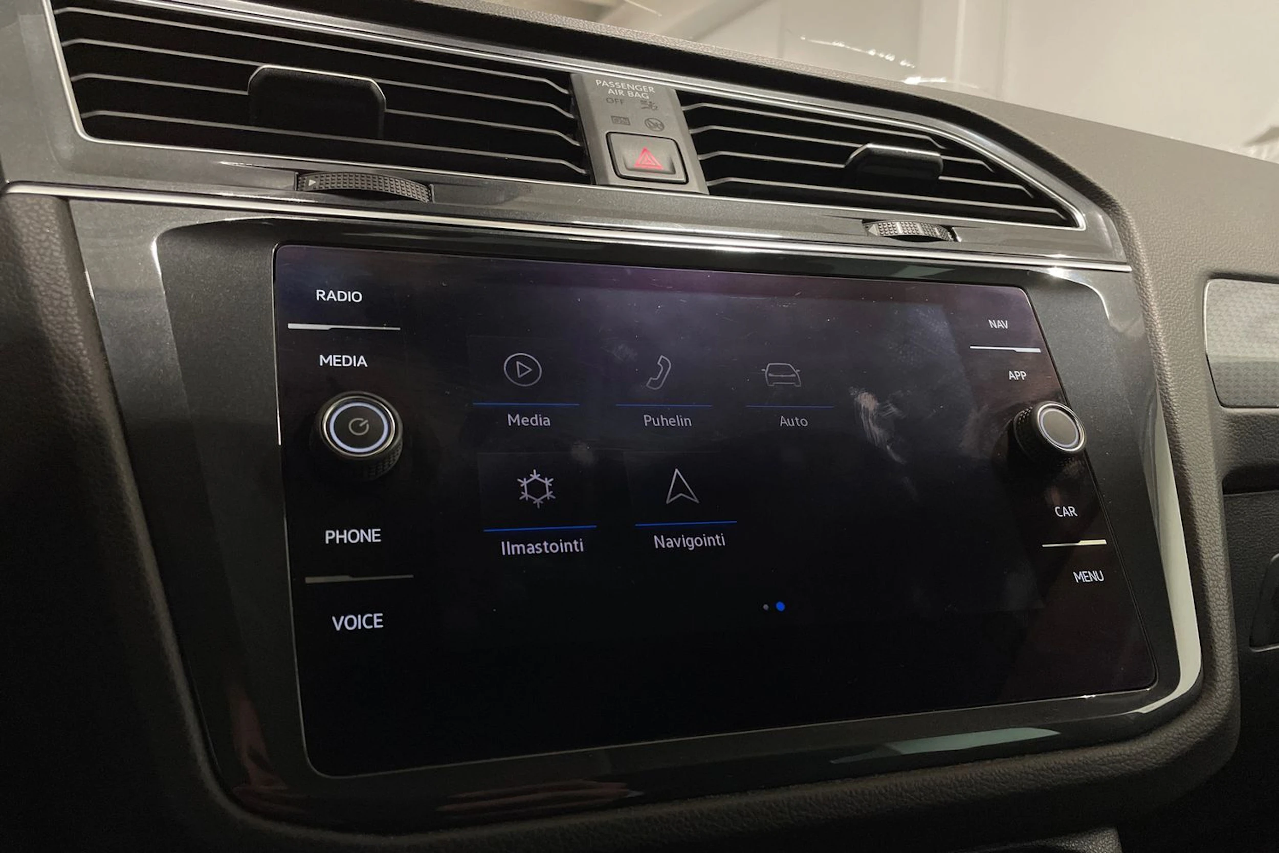 valkoinen Volkswagen Tiguan 2021 kuva 16.