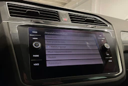 valkoinen Volkswagen Tiguan 2021 kuva 17.